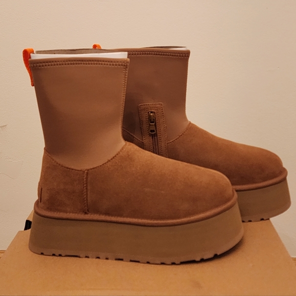 UGG - Classic Dipper (Brand new, unworn with box) Size: 7, brown suede - Picture 4 of 10